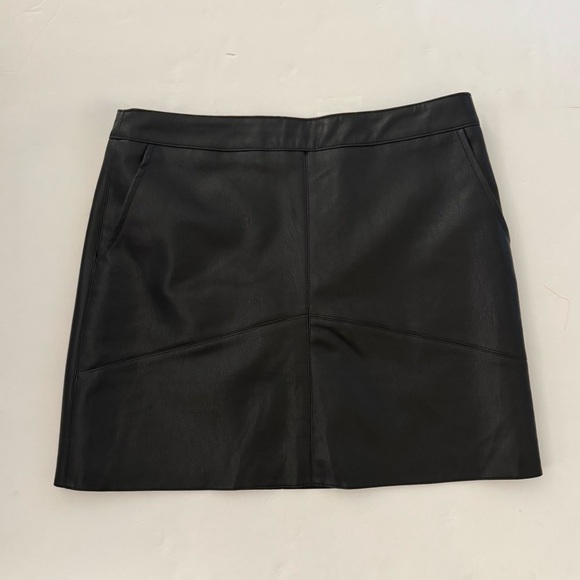Lulus Harley Faux Vegan Leather High Rise Mini Short Skirt, Black, Size M, NWT - Picture 8 of 14